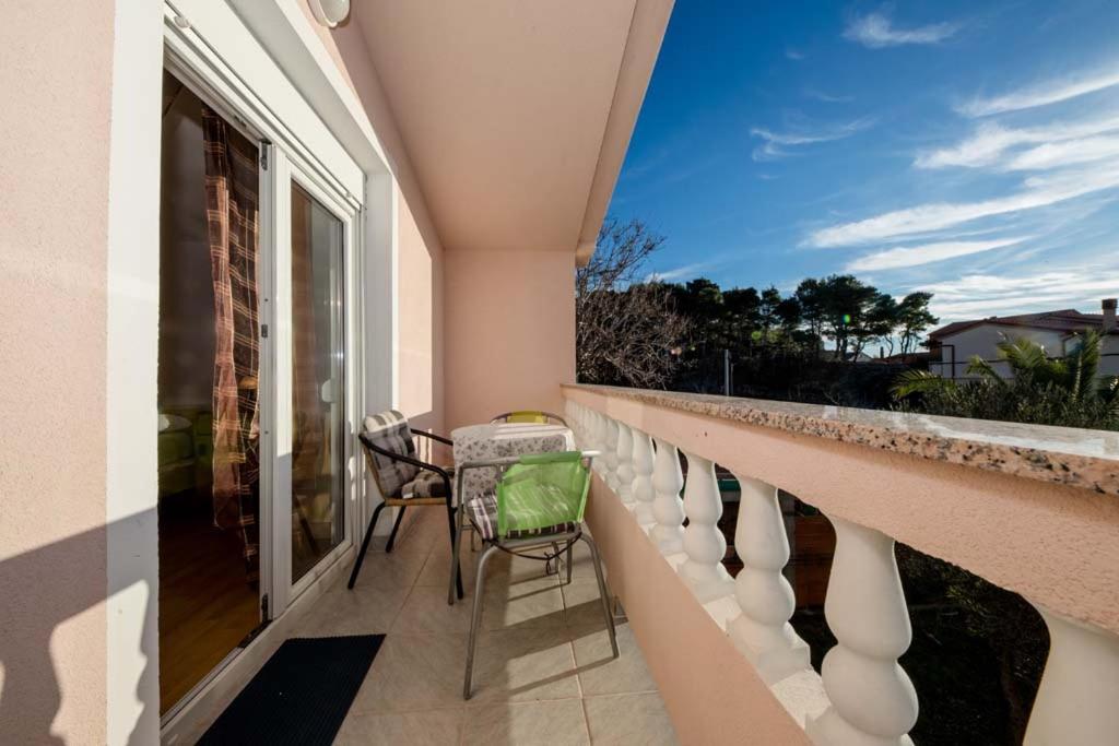 Apartmani Luka Banjol Extérieur photo