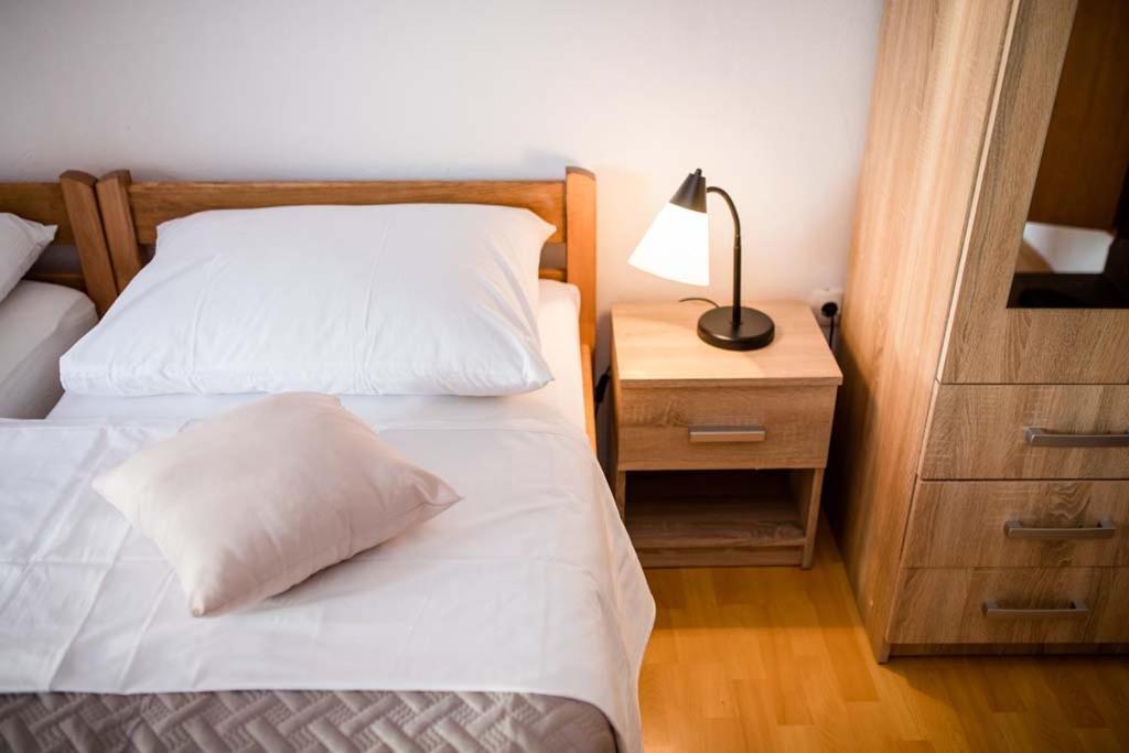 Apartmani Luka Banjol Extérieur photo