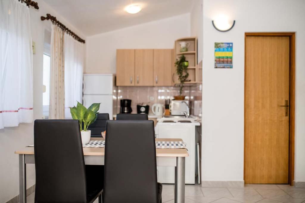 Apartmani Luka Banjol Extérieur photo
